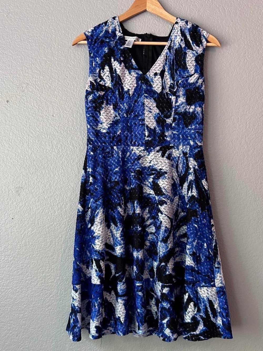 Maggy London Blue, Black & White Floral Sleeveless Dress
